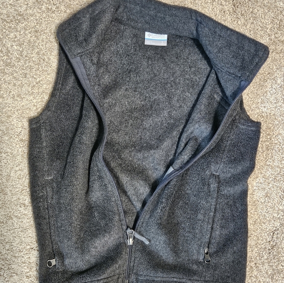 Boys Columbia Fleece Vest - Picture 3 of 4